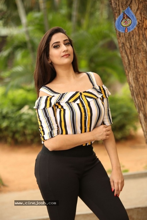 Manjusha Latest Photos - 19 / 42 photos