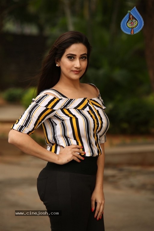 Manjusha Latest Photos - 22 / 42 photos