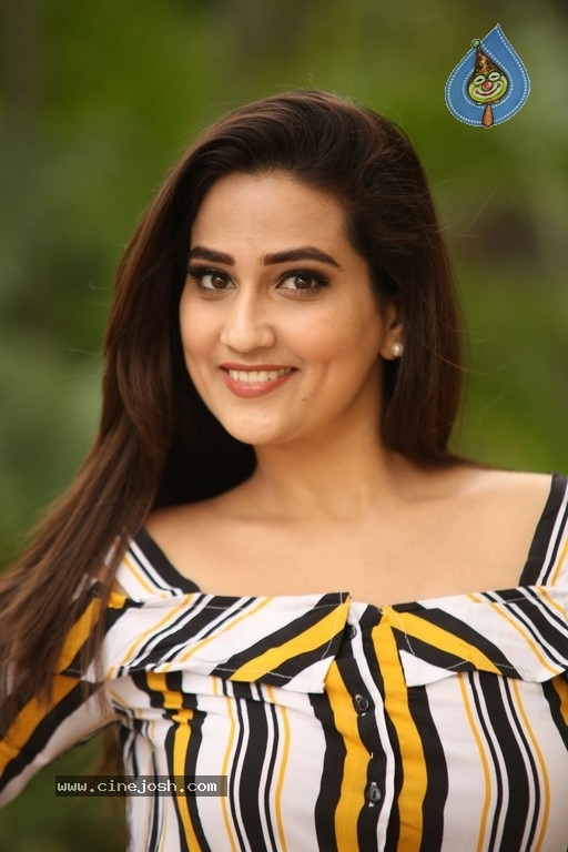 Manjusha Latest Photos - 33 / 42 photos