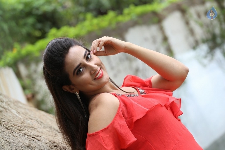 Manjusha Latest Photos - 25 / 41 photos