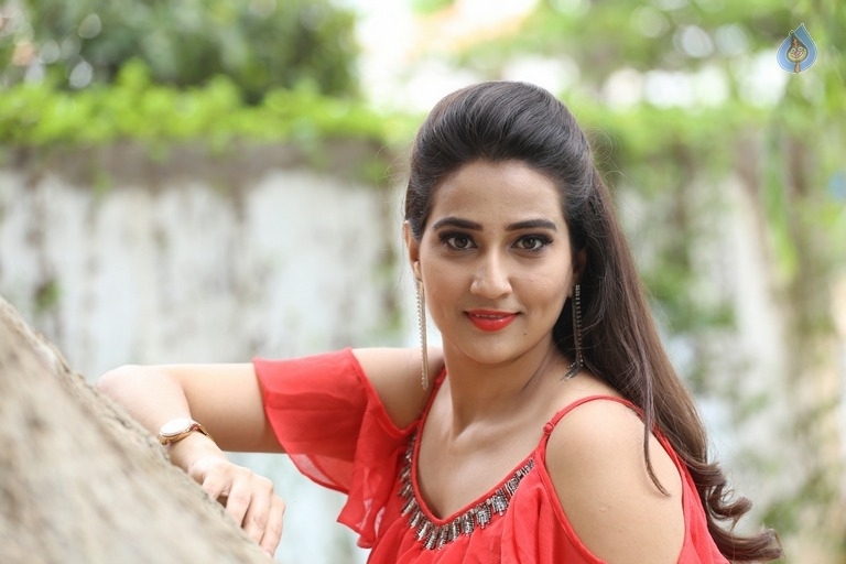 Manjusha Latest Photos - 33 / 41 photos