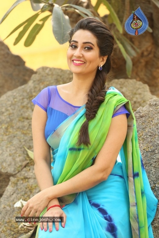 Manjusha Latest Stills - 1 / 18 photos