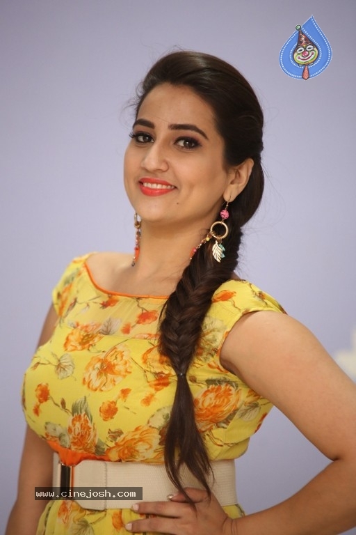 Manjusha New Photos - 6 / 31 photos