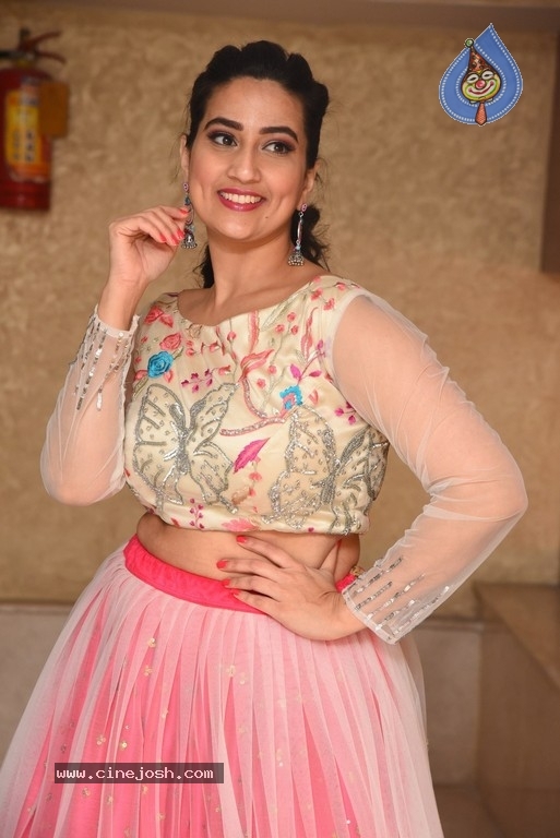 Manjusha New Photos - 18 / 20 photos