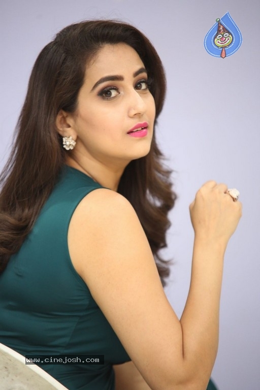 Manjusha New Pics - 38 / 41 photos