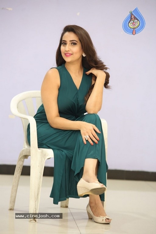 Manjusha New Pics - 39 / 41 photos