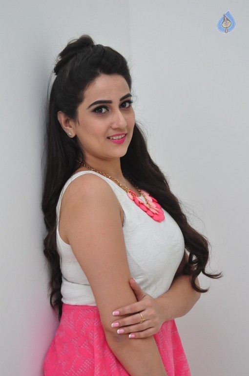 Manjusha New Pics - 20 / 41 photos