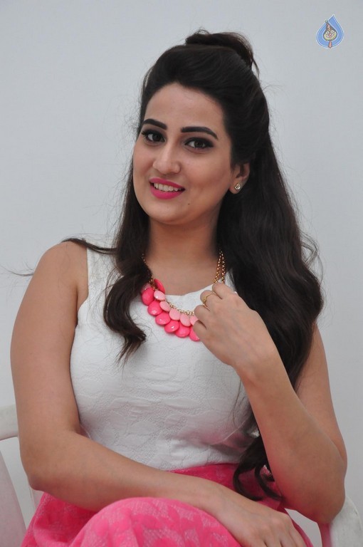 Manjusha New Pics - 27 / 41 photos