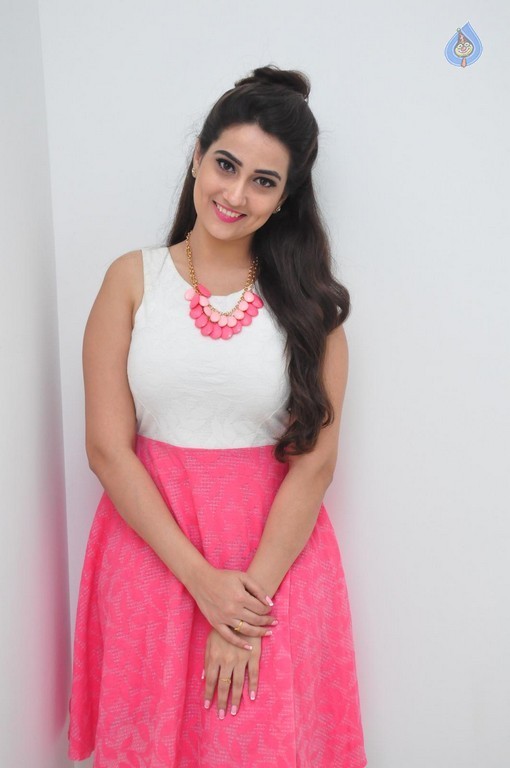 Manjusha New Pics - 28 / 41 photos