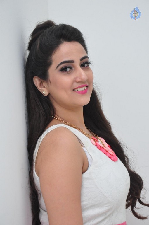 Manjusha New Pics - 31 / 41 photos