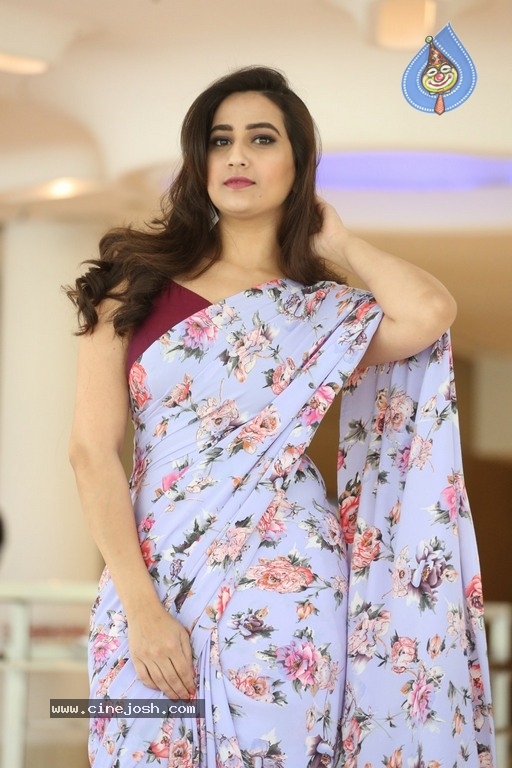 Manjusha Photos - 16 / 21 photos