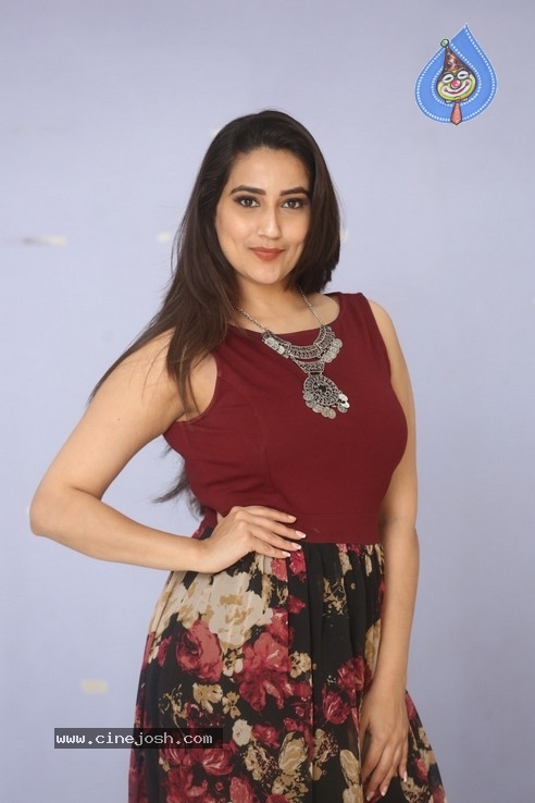 Manjusha Photos - 14 / 42 photos