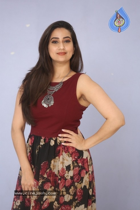 Manjusha Photos - 19 / 42 photos