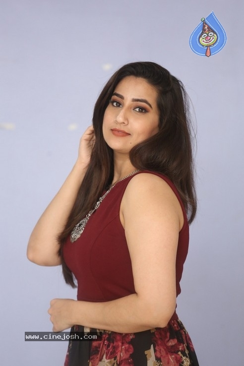 Manjusha Photos - 20 / 42 photos