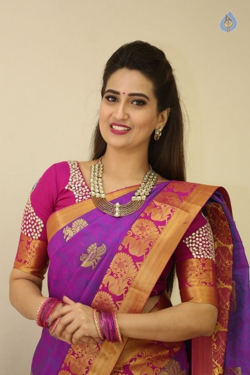 Manjusha Stills - 20 / 42 photos