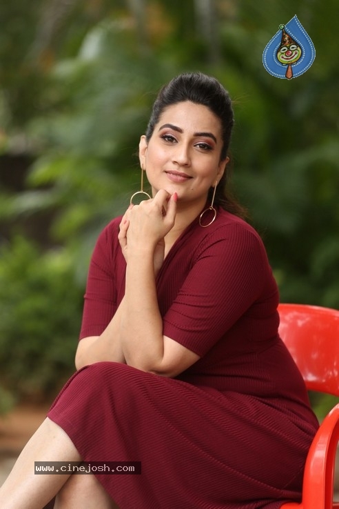 Manjusha Stills - 20 / 34 photos