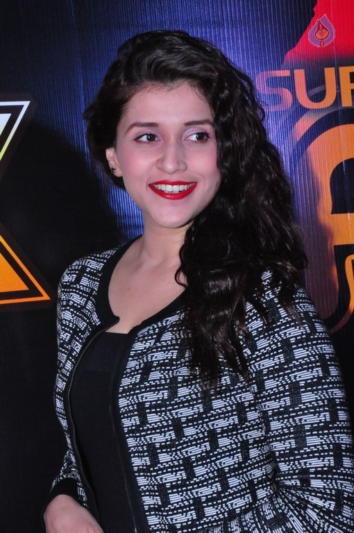 Mannara New Photos - 15 / 41 photos