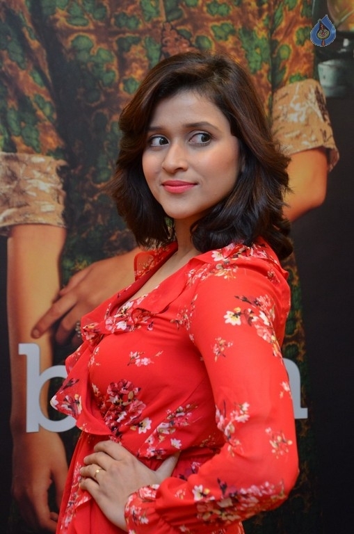 Mannara New Photos - 9 / 15 photos