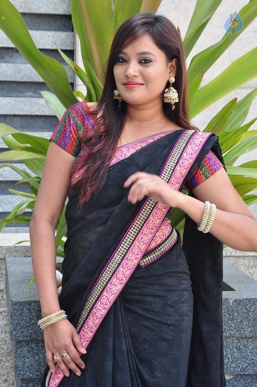 Mathrika New Photos - 20 / 35 photos