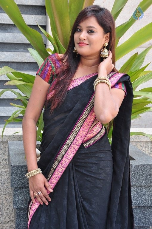 Mathrika New Photos - 22 / 35 photos