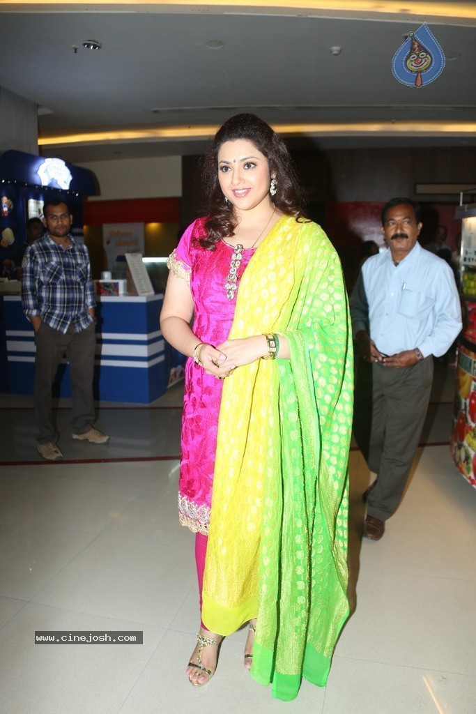 Meena Latest Stills - 13 / 61 photos