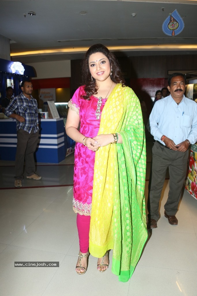 Meena Latest Stills - 27 / 61 photos