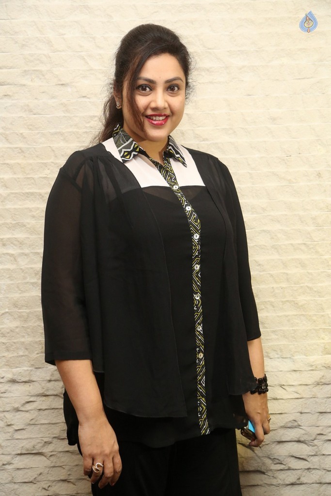 Meena New Gallery - 26 / 40 photos