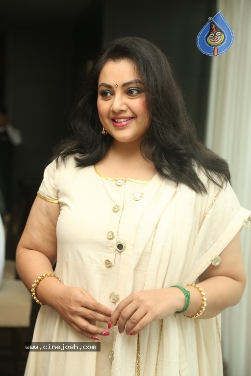 Meena New Gallery - 1 / 14 photos