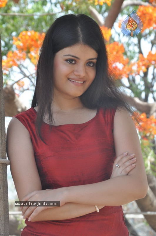 Meenakshi Stills - 36 / 99 photos