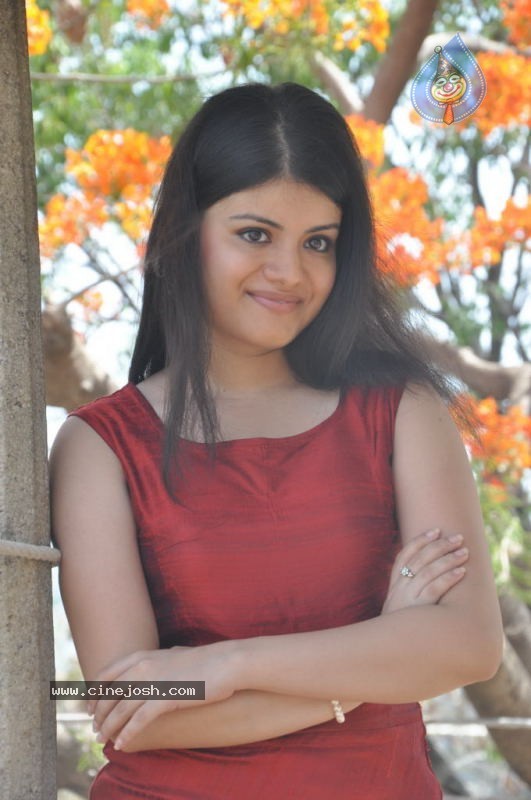 Meenakshi Stills - 42 / 99 photos