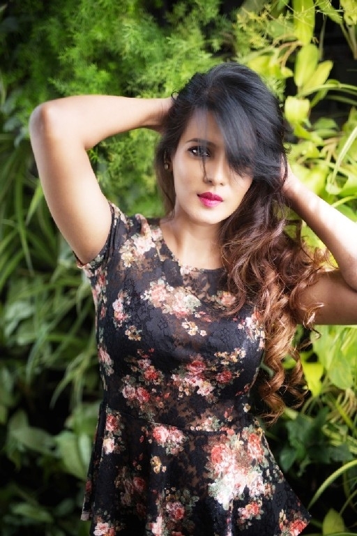 Meera Mitun Stills - 7 / 9 photos