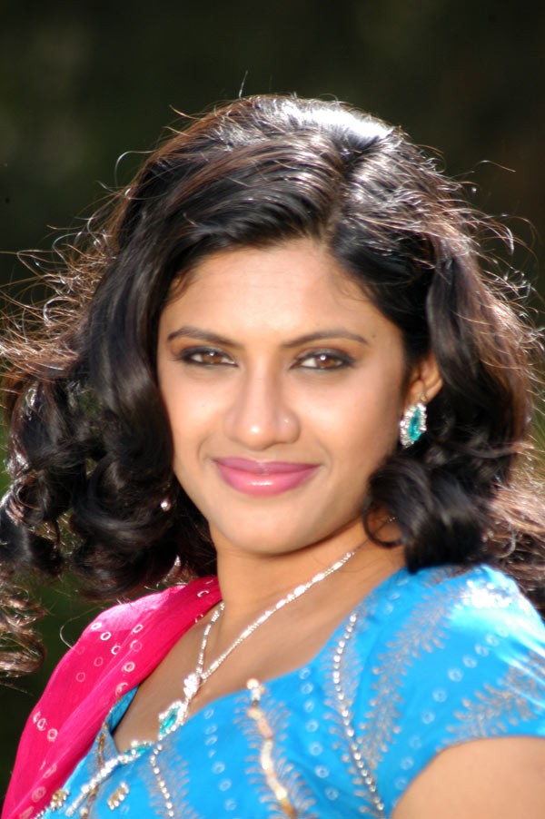 Meera Krishna - 13 / 24 photos