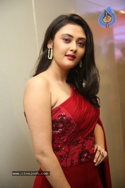 Megha Chowdhury Stills - 13 / 13 photos