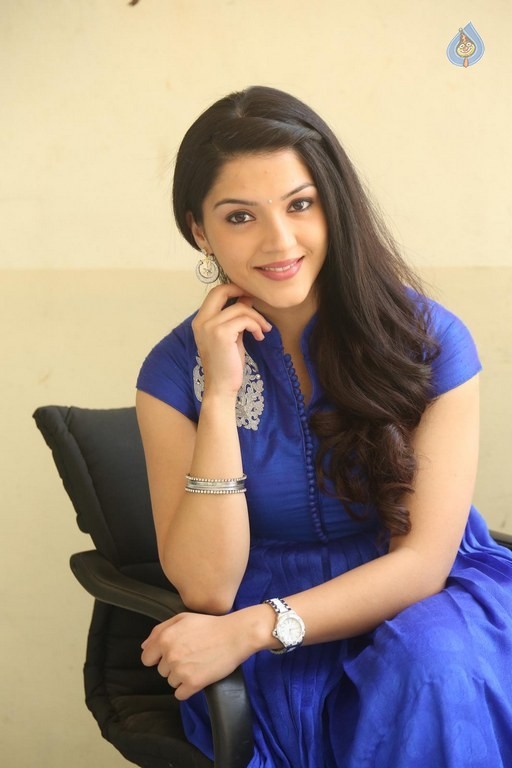 Mehreen New Photos - 15 / 50 photos