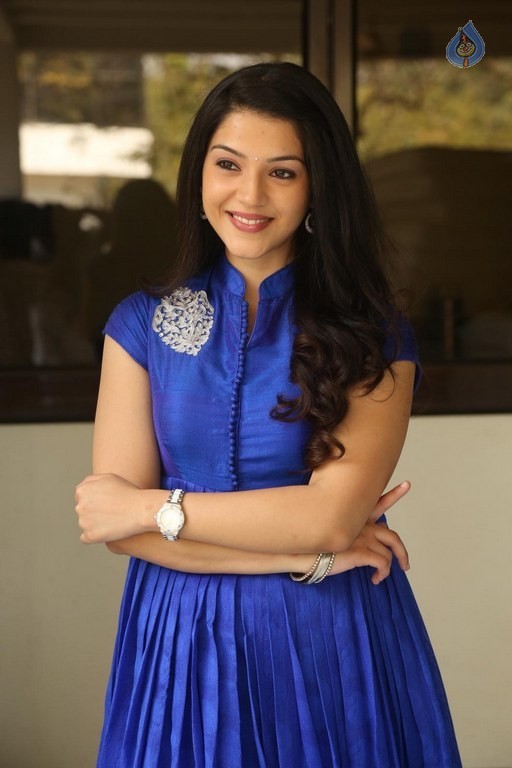 Mehreen New Photos - 22 / 50 photos