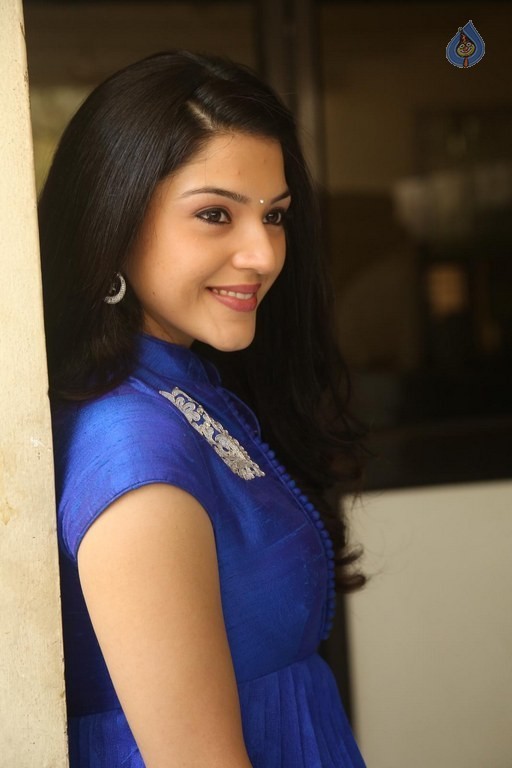 Mehreen New Photos - 39 / 50 photos