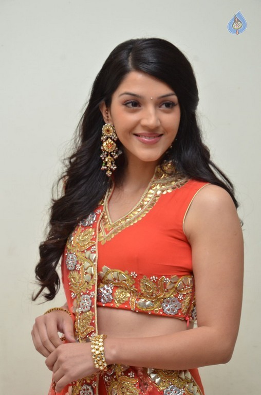 Mehreen Photos - 29 / 41 photos