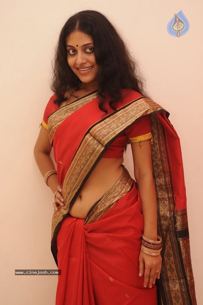 Mohana Hot Stills - 26 / 48 photos