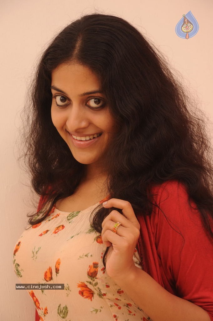 Mohana Hot Stills - 37 / 48 photos