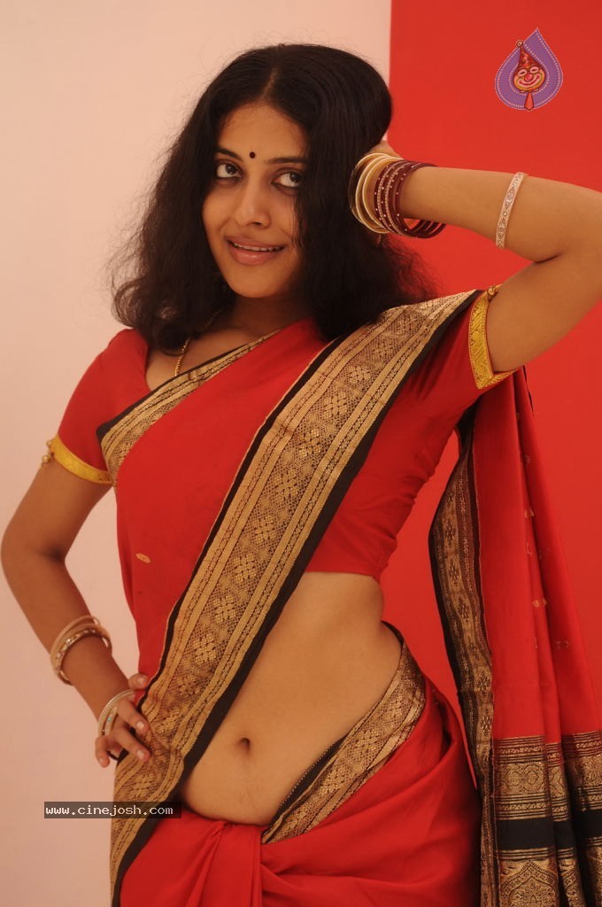 Mohana Hot Stills - 41 / 48 photos