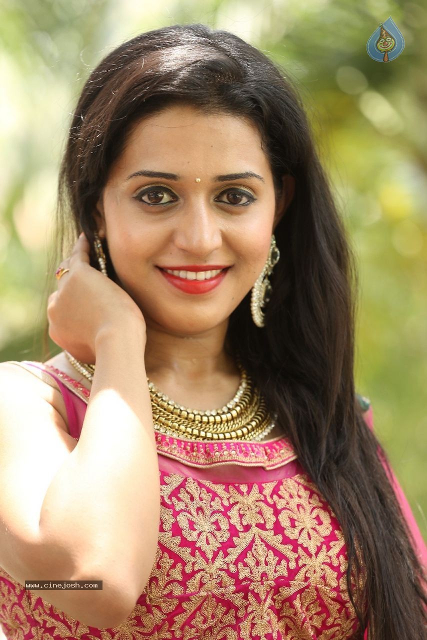 Mohitha New Stills - 12 / 64 photos