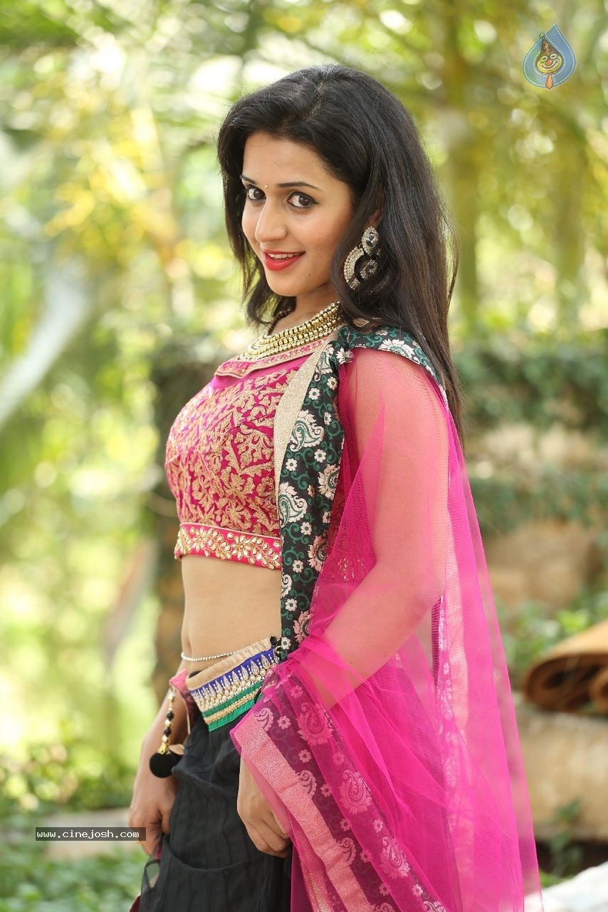 Mohitha New Stills - 16 / 64 photos