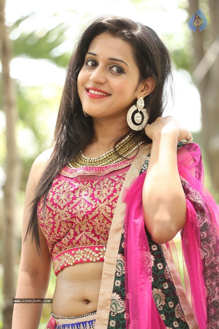 Mohitha New Stills - 21 / 64 photos