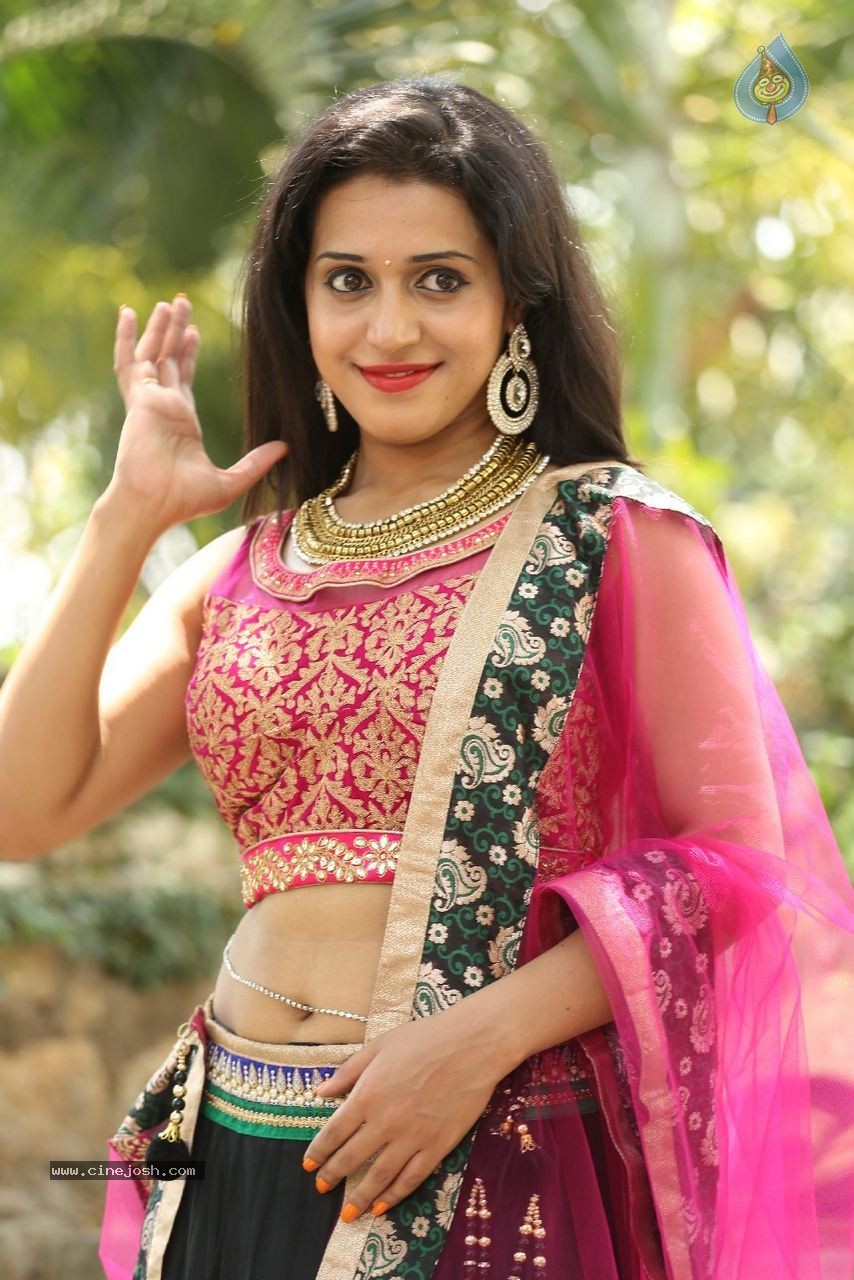 Mohitha New Stills - 34 / 64 photos