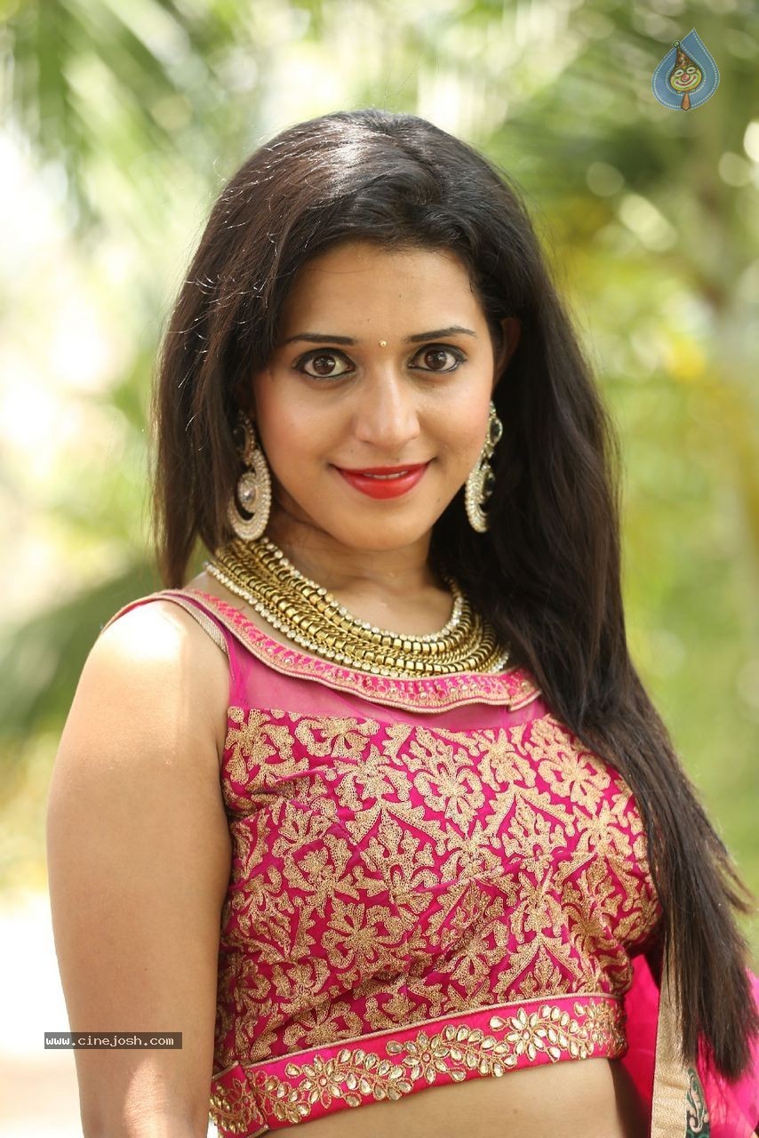 Mohitha New Stills - 59 / 64 photos