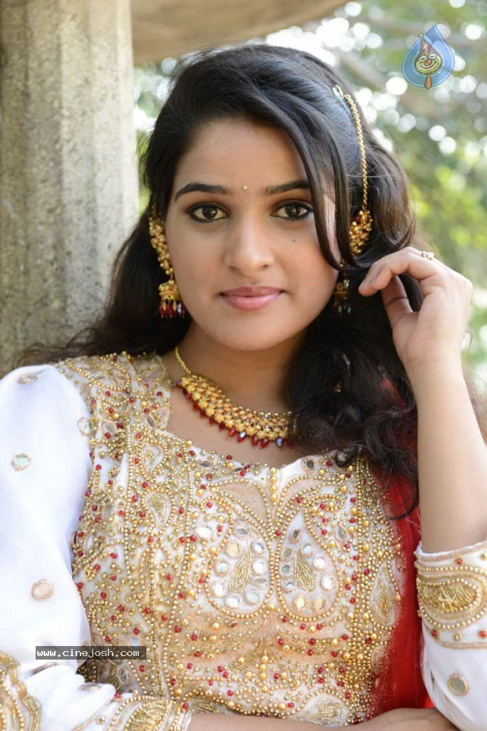 Monisha New Stills - 6 / 24 photos