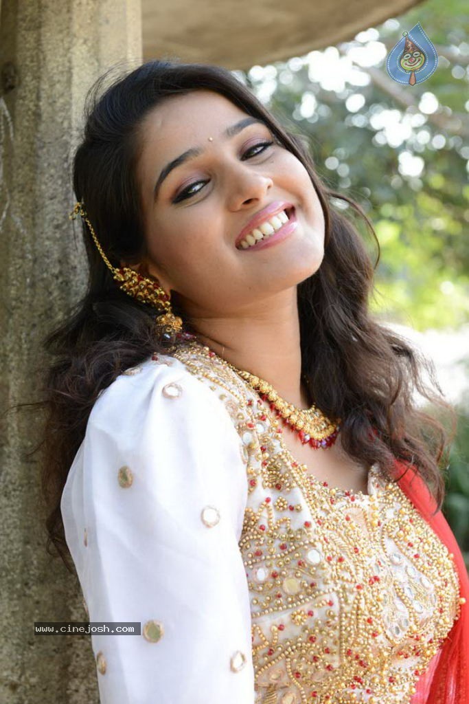 Monisha New Stills - 8 / 24 photos