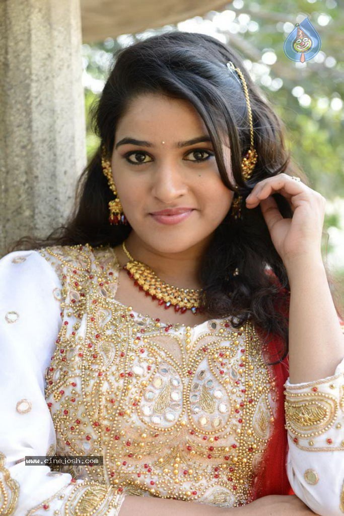 Monisha New Stills - 17 / 24 photos