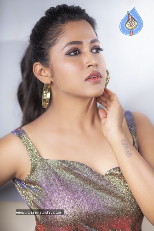 Mounika Guntuka Stills - 4 / 20 photos