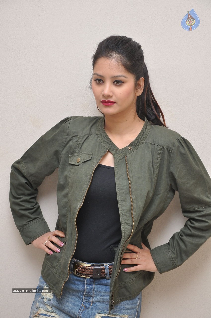 Mounika New Stills - 29 / 61 photos